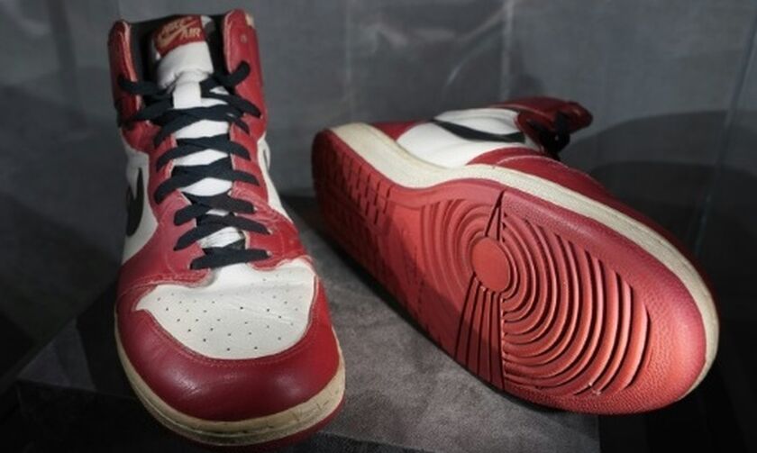 Air Jordan 1: Δύο παπούτσια πάνινα για 615.000 δολάρια!