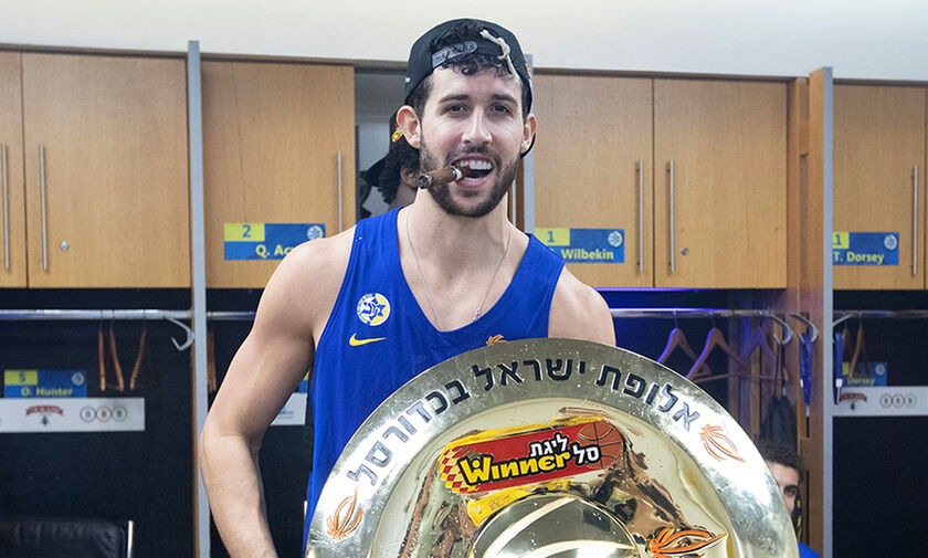 Μακάμπι: Ανανέωσε ο Καλοϊάρο