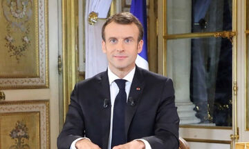 Μακρόν: «Όλες και όλοι μαζί με την Παρί» (pic)