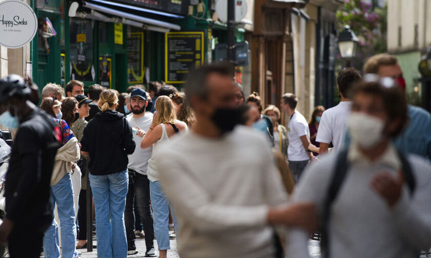 Υποχρεωτική παντού από την Παρασκευή (28/8) η χρήση μάσκας στο Παρίσι 