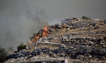 Πυρκαγιά στις Μυκήνες: Εκκενώθηκε για προληπτικούς λόγους το αρχαιολογικό μουσείο