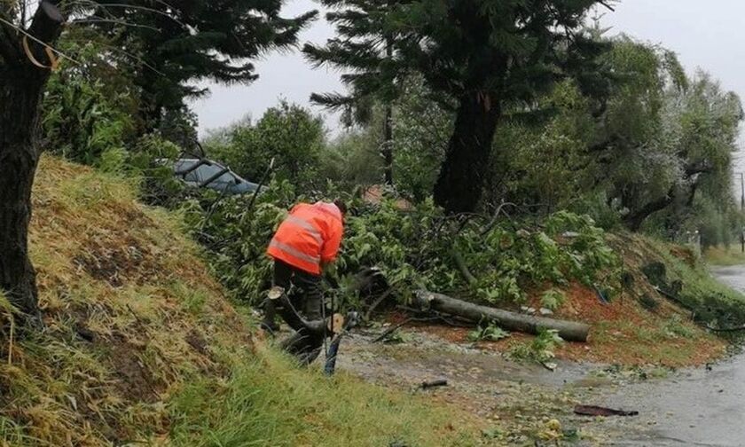 Ιανός: Κόπηκε η συγκοινωνία από Λαμία προς Καρπενήσι 