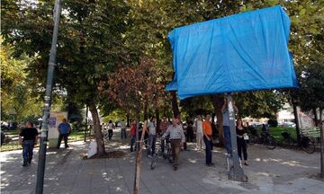 Θα ξηλωθούν παράνομες υπαίθριες διαφημιστικές πινακίδες