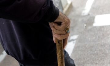 Κορονοϊός: Σπεύδουν σε αθηναϊκό γηροκομείο Τσιόδρας-Χαρδαλιάς - 32 κρούσματα