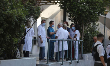 Κορονοϊός στην Ελλάδα: Στα 460 τα νέα κρούσματα, 5 θάνατοι το τελευταίο 24ωρο