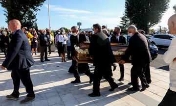 Kηδεία Γιώργου Καλύβα: Με σημαία του ΠΑΟΚ στην «τελευταία του κατοικία» (pics)