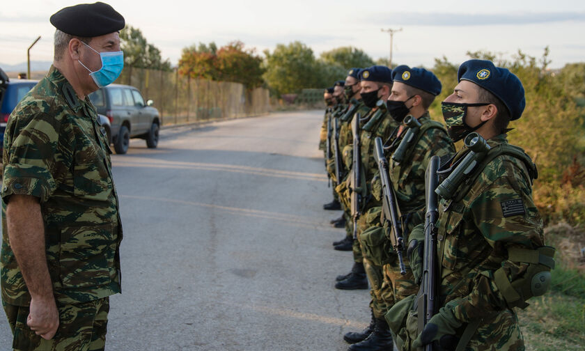 Αυξάνεται η στρατιωτική θητεία στους 12 μήνες