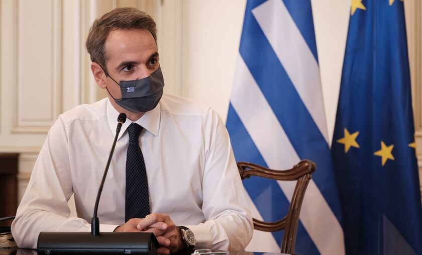 Νέα μέτρα από Μητσοτάκη: «Υποχρεωτική παντού μάσκα έξω - Απαγορεύεται η κυκλοφορία μετά τις 00:30»