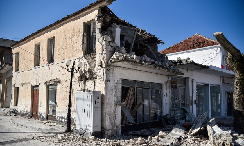 Σεισμός: Ζημιές στη Σάμο - Φόβοι για μεγάλη τραγωδία στη Σμύρνη (vid)