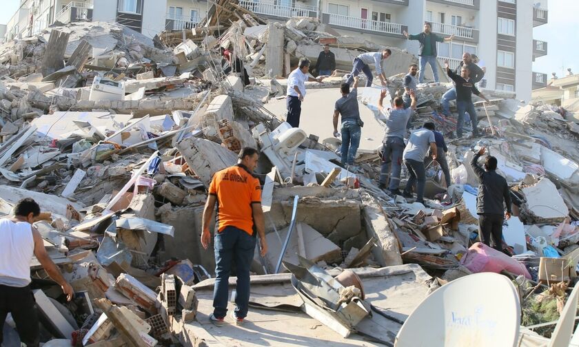 Σεισμός: Έξι νεκροί και 202 τραυματίες στη Σμύρνη (vid)