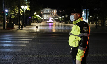 Lockdown: Έλεγχοι σε δεκάδες σημεία στην Αττική από την Αστυνομία (vid)