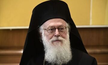 Θετικός στον κορονοϊό ο Αρχιεπίσκοπος Αλβανίας Αναστάσιος - Μεταφέρεται στην Αθήνα