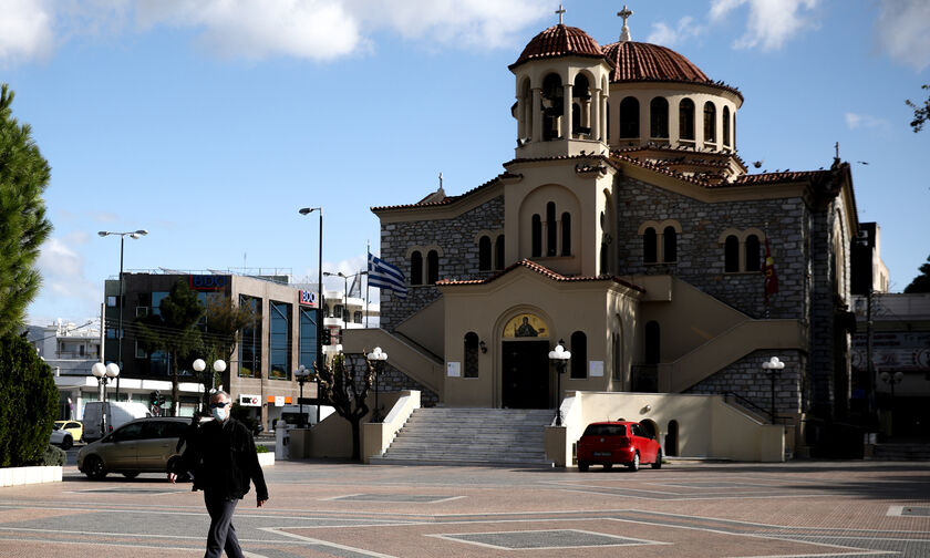 Η Διαρκής Ιερά Σύνοδος ζητεί να λειτουργήσουν οι ναοί την περίοδο των Χριστουγέννων