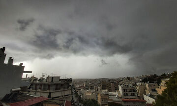 Καιρός: Έρχεται ο «Ωμέγα εμποδιστής» με καταιγίδες και θυελλώδεις ανέμους (pic)