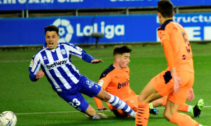La Liga: Με αντεπίθεση η Βαλένθια πήρε 2-2 από την Αλαβές (highlights)