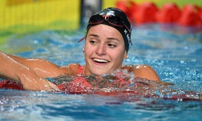 Κέιλι ΜακΚίοουν: Παγκόσμιο ρεκόρ στα 200μ. ύπτιο σε 25άρα πισίνα!