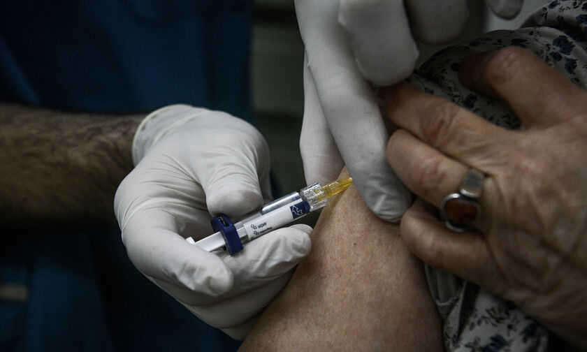 Γερμανία: Ο πρώτος εμβολιασμός σε υπεραιωνόβια 101 ετών!