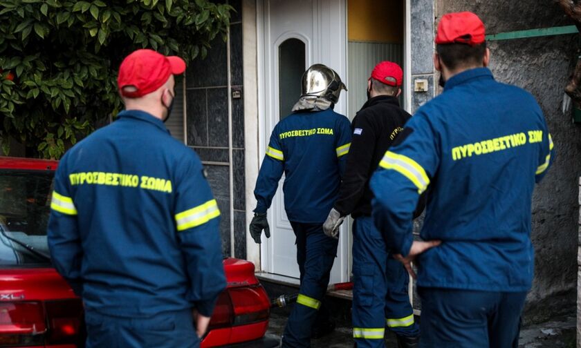Καμίνια: Πυρκαγιά σε διαμέρισμα - Γυναίκα ανασύρθηκε απανθρακωμένη