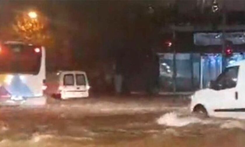 Χαϊδάρι, Φυλή, Μενίδι, Χαλάνδρι, Διόνυσος: Πλημμύρισαν δρόμοι, απεγκλωβίστηκαν άτομα - Δείτε βίντεο