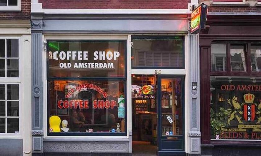 Άμστερνταμ:  Mελετούν απαγόρευση εισόδου των τουριστών στα coffeeshops για ναρκωτικά 
