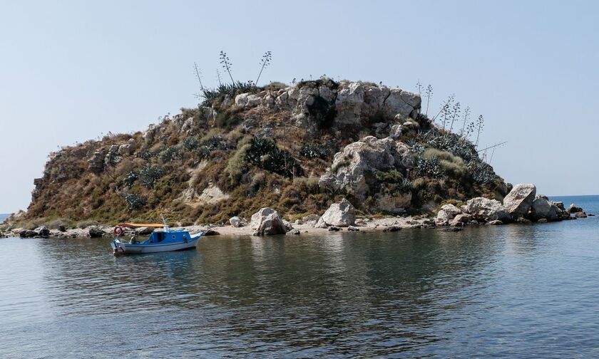 Πειραιάς: Οι περιπέτειες μιας νησίδας – Πώς δεν έγινε… «Rock of gods»