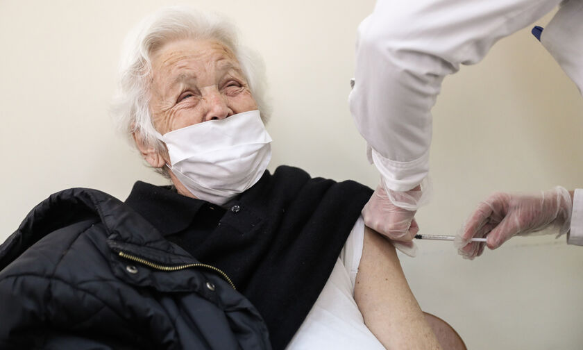 Εμβολιασμοί: Αρχίζουν στις 22/1 τα ραντεβού για την ηλικιακή ομάδα 80-84 ετών