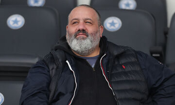 Στην ΕΠΟ ο Καραπαπάς μετά την κλήρωση του Κυπέλλου: «Γελάει όλη η Ελλάδα μαζί σας»