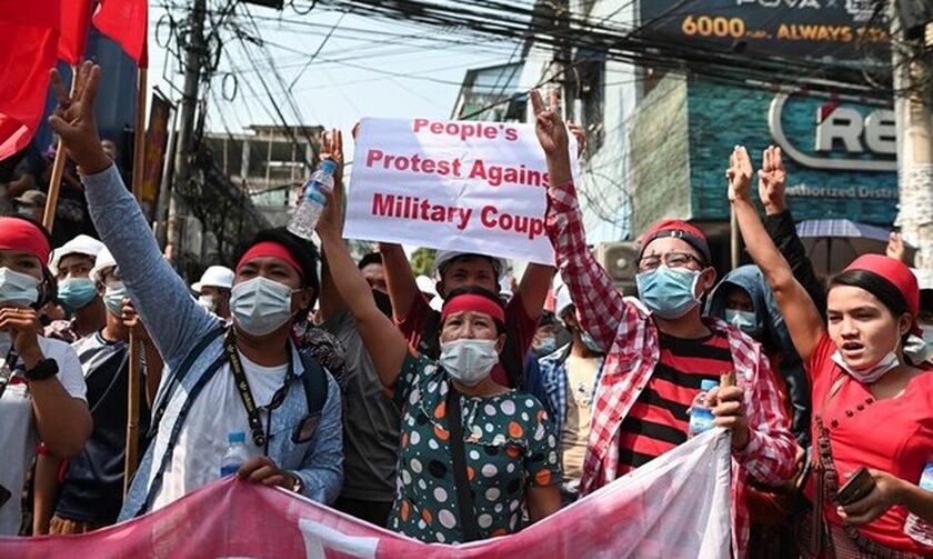 Πραξικόπημα Μιανμάρ: Δεύτερη ημέρα διαδηλώσεων στην πόλη Γιανγκόν