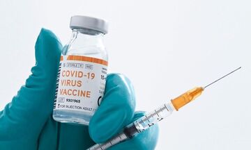 Μόσιαλος: Η αποτελεσματικότητα των εμβολίων AstraZeneca, Novavax, Johnson & Johnson