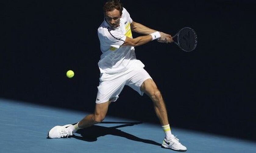 Australian Open: Ο Μεντβέντεφ περιμένει στα ημιτελικά Τσιτσιπά ή Ναδάλ
