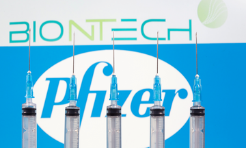 Εμβόλια: Συμφωνία Pfizer/BioNTech και Ε.Ε. για επιπλέον 200 εκατ. δόσεις