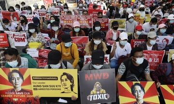 Μιανμάρ: Xιλιάδες διαδηλωτές στους δρόμους, παρά τους φόβους για κλιμάκωση της βίας