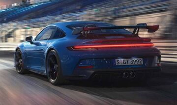 Ατμοσφαιρικό «τέρας» η νέα Porsche 911 GT3