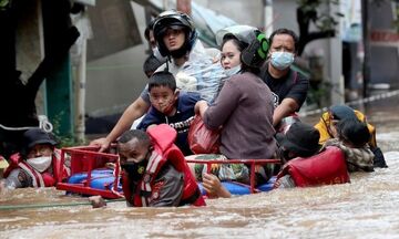 Ινδονησία: Η Τζακάρτα πλήττεται από πλημμύρες 