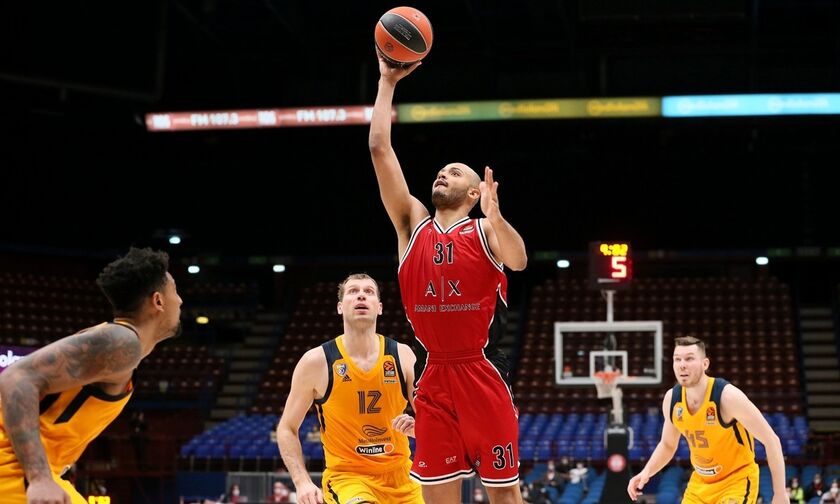 Αρμάνι- Χίμκι 84-74: Πλησιάζει στην τετράδα (vid)