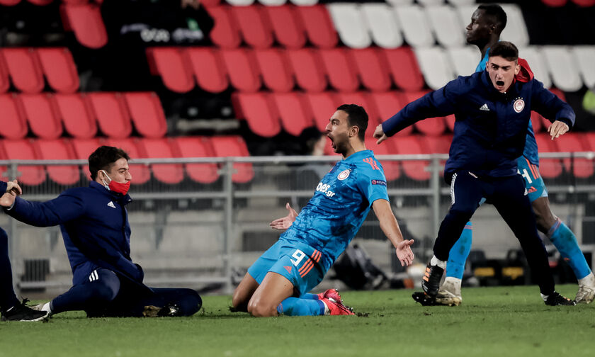 Αιντχόφεν-Ολυμπιακός 2-1: Η καληνύχτα του Χασάν στους οπαδούς του Ολυμπιακού