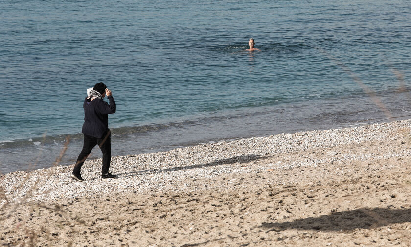 Καιρός: Η θερμοκρασία θα κυμανθεί σε υψηλά για την εποχή επίπεδα