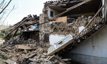 Περιφέρεια Αττικής: Έντεκα φορτηγά με είδη πρώτης ανάγκης στα σεισμόπληκτα χωριά της Λάρισας (vid)