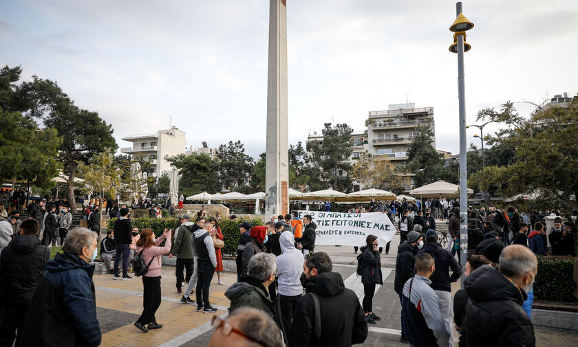 Νέα συγκέντρωση στη Νέα Σμύρνη - Διακόπτονται στις 17:00 τα δρομολόγια του Τραμ