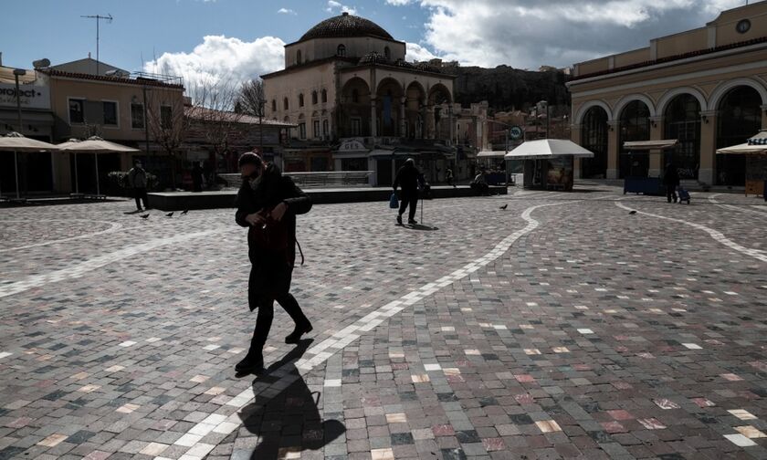 Επανεξετάζονται τα μέτρα - Τα σενάρια για τις μετακινήσεις, προς άνοιγμα τα κομμωτήρια