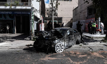 Τροχαίο Λιοσίων: Υπάλληλος πλυντηρίου αυτοκινήτων o οδηγός - Το πήρε για βόλτα (pics, vids)