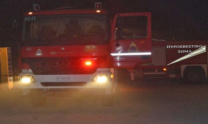 Θεσσαλονίκη: Φωτιά σε σταθμευμένο ταξί