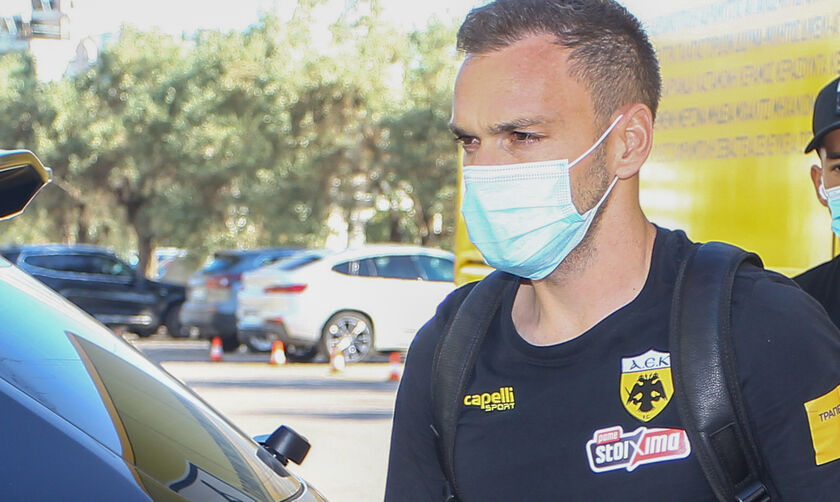 Μπακάκης σε οπαδό της AEK: «Αν εγώ είμαι το πρόβλημα, φεύγω το καλοκαίρι»