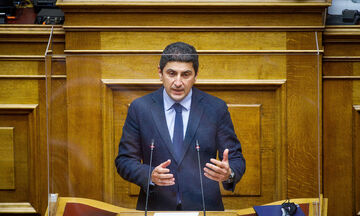 Πρόταση Αυγενάκη να ανοίξουν και οι ακαδημίες μαζί με τα Δημοτικά