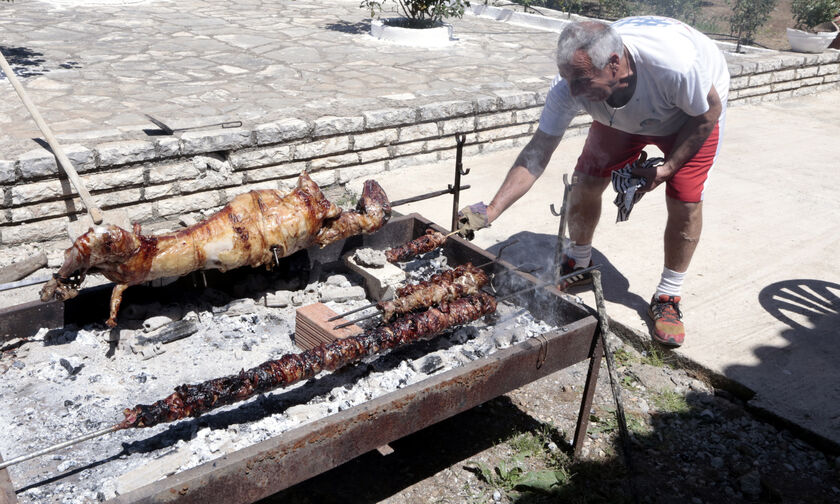 Άρση μέτρων: Το σχέδιο της κυβέρνησης για Πάσχα, λιανεμπόριο, εστίαση 