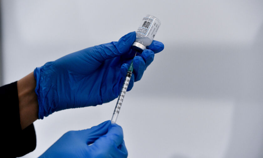 Ανοίγει η πλατφόρμα των ραντεβού για τον εμβολιασμό της ηλικιακής ομάδας 50-54 ετών 
