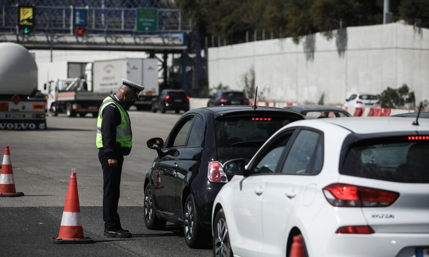 Πόσα αυτοκίνητα υποχρέωσε σε αναστροφή η Τροχαία