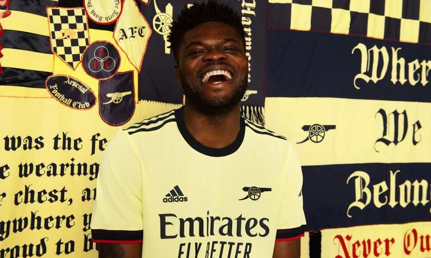 Άρσεναλ: Νέες φανέλες, με διαφορετικό έμβλημα! (pics)