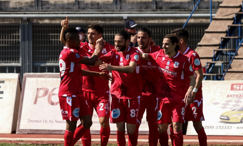 Football League: Στο κόλπο της ανόδου ο Πανσερραϊκός