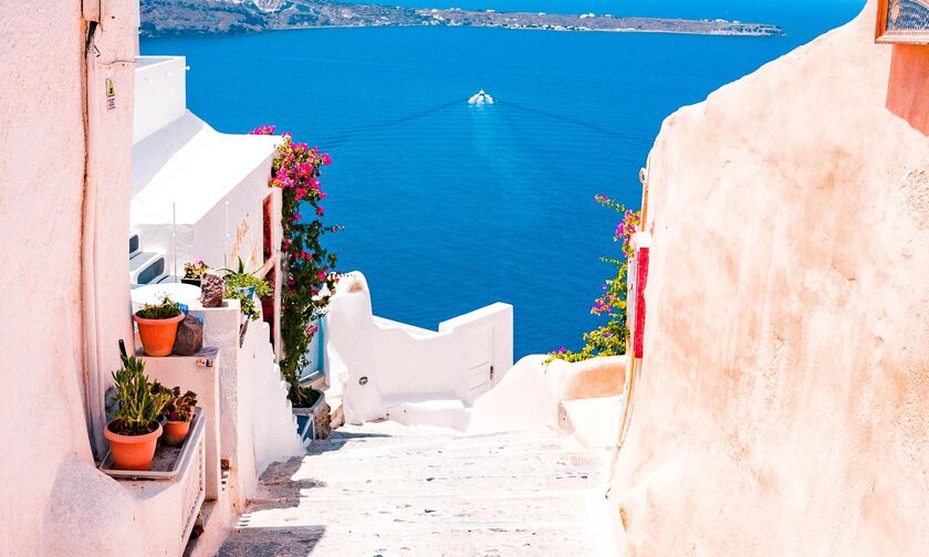 Ελλάδα: Από τα τέλη Ιουνίου οι αυξημένες ροές τουριστών